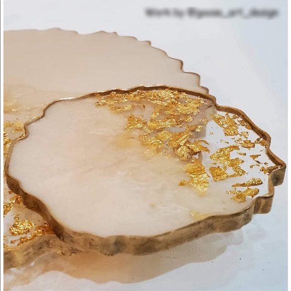 Set of 4 Coasters and 1 Large Tray - Picture 3 of 8